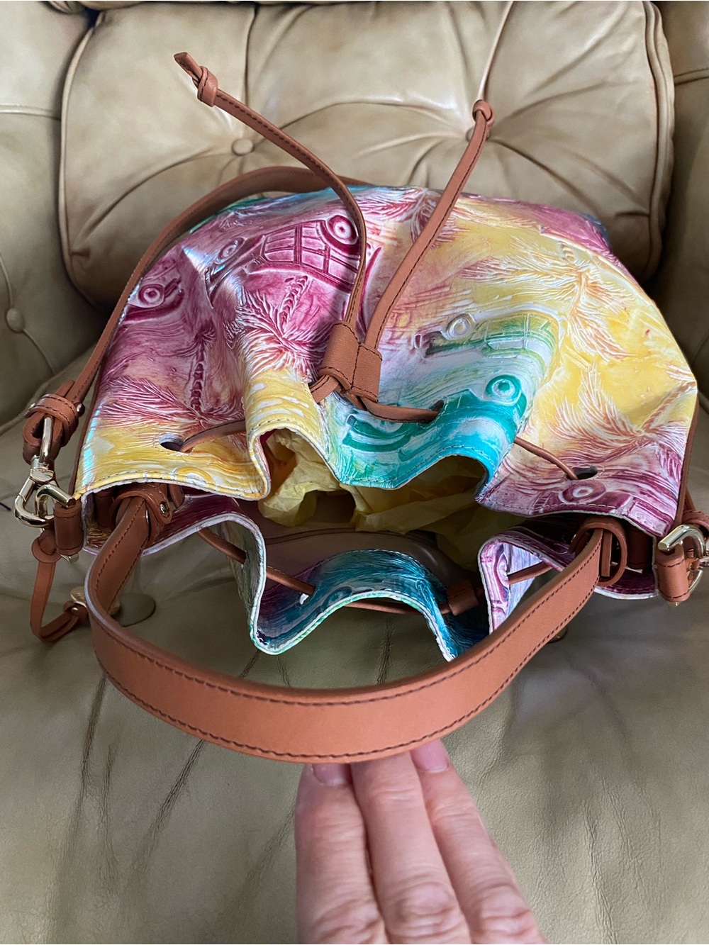 LKNW Brahmin Copa Cabana Drawstring Bucket Bag Leather Cars Palm Trees Marlowe - Picture 6 of 15